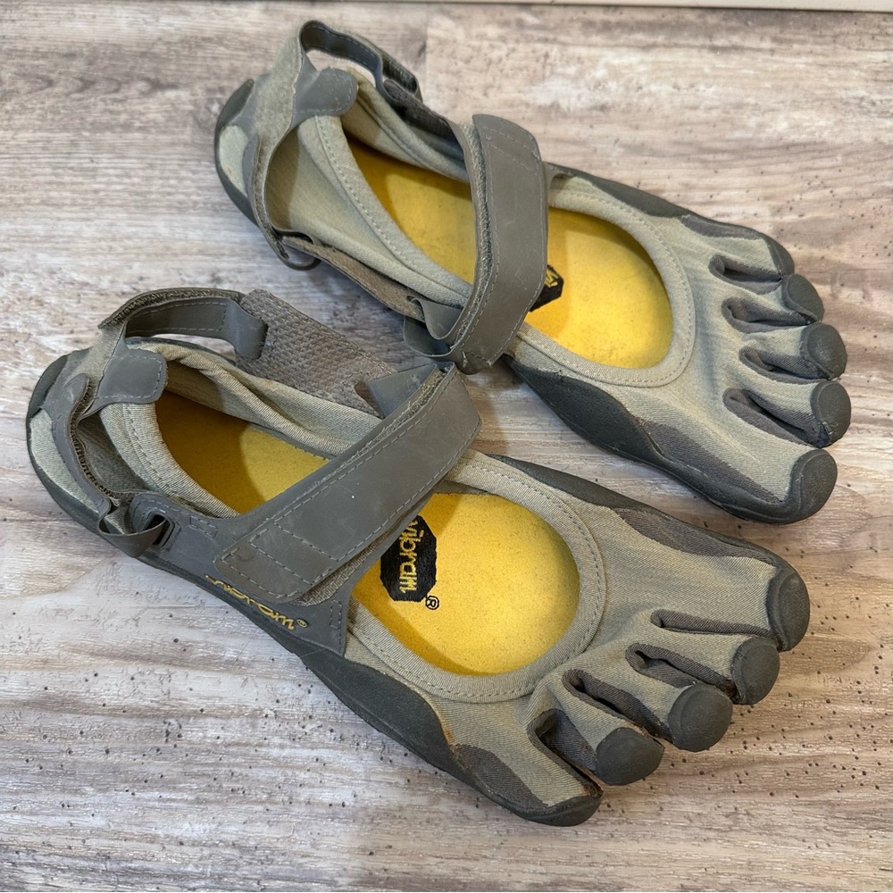 Vibram Five Fingers M112 Sprint Men’s Minimalist Gray Strap Shoes Size 40 EU 8US